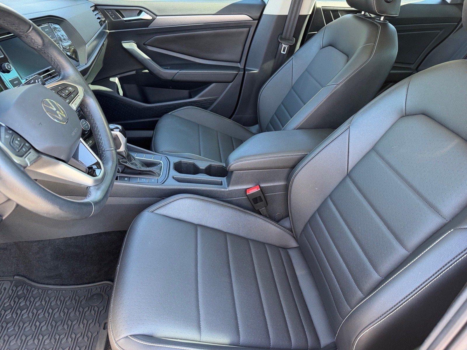 Used 2023 Volkswagen Jetta SE FWD image 10