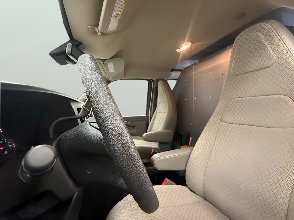 Used 2025 GMC Savana 2500 RWD image 10