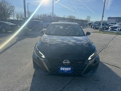 Used 2024 Nissan Altima 2.5 SR image 2