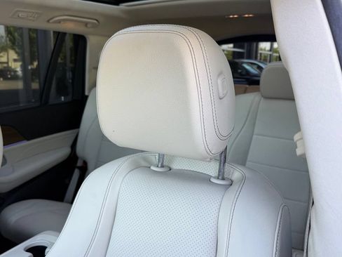 Used 2023 Mercedes-Benz GLS 450 4MATIC image 3