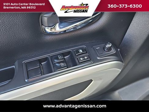 Used 2022 Nissan Titan SV w/ Accessory Utility Package image 10