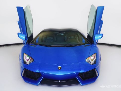 Used 2015 Lamborghini Aventador LP 700-4 AWD/4WD image 3