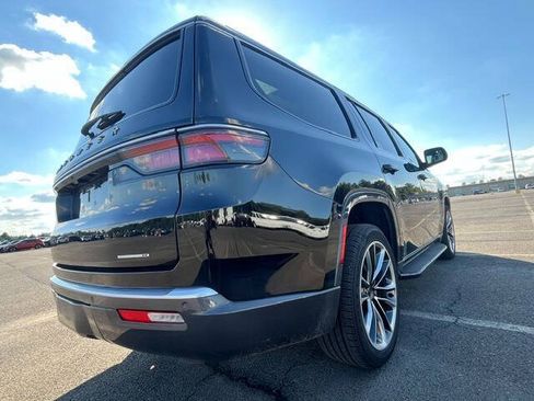 Used 2022 Jeep Wagoneer Series II w/ Premium Group I AWD/4WD image 6