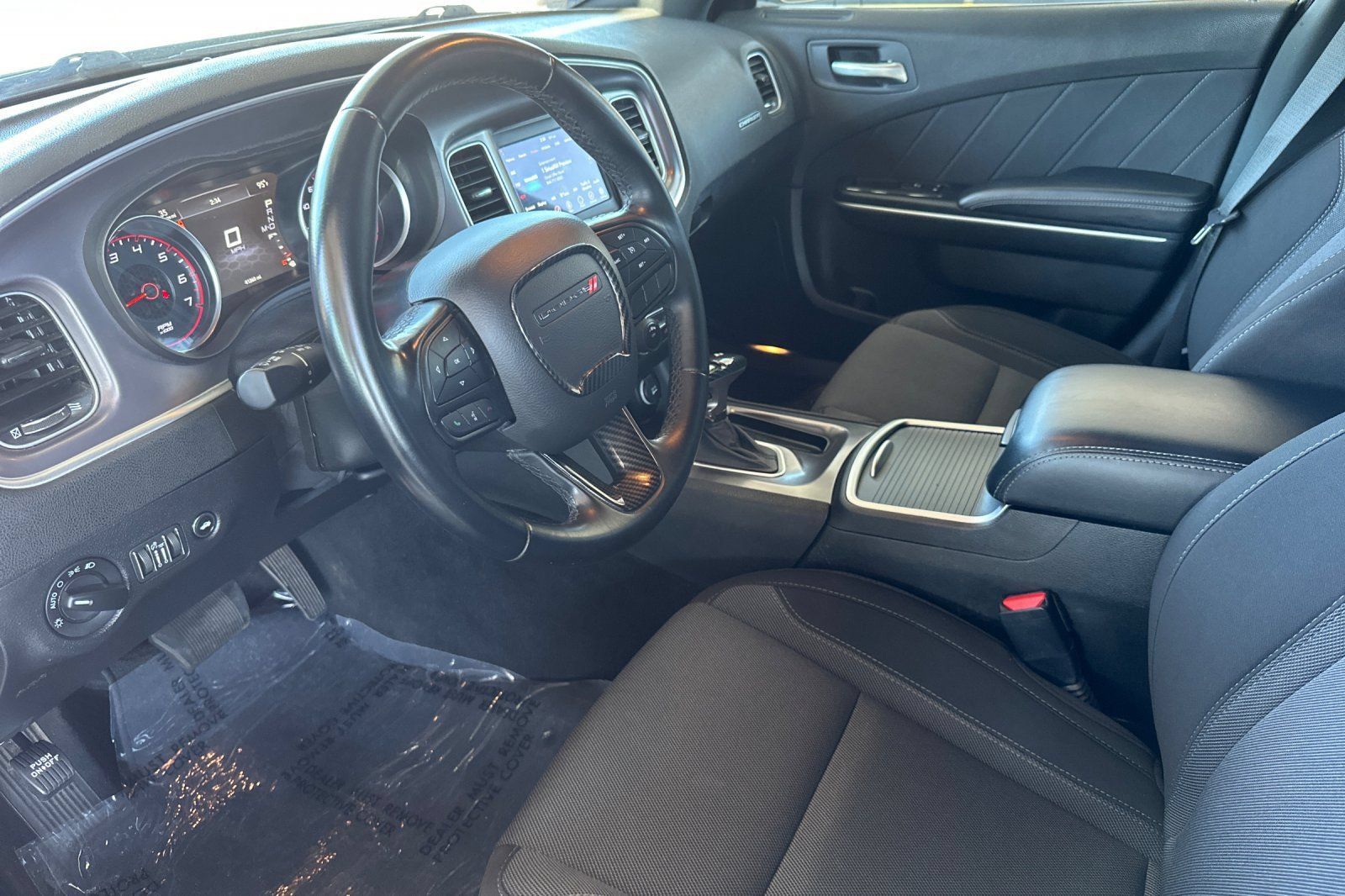 Used 2022 Dodge Charger SXT RWD image 5
