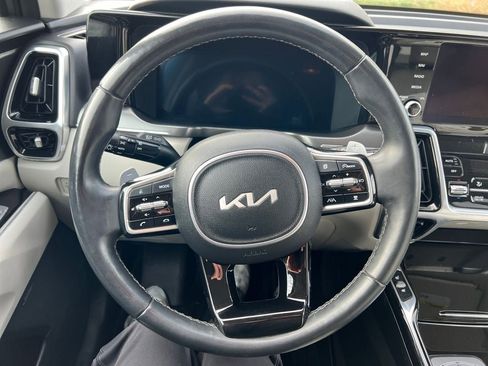 Used 2024 Kia Sorento SX Prestige image 17