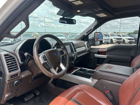 Used 2021 Ford F250 King Ranch w/ King Ranch Ultimate Package AWD/4WD image 16