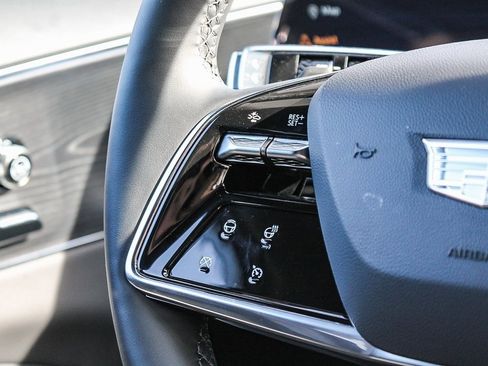 Used 2025 Cadillac Lyriq Sport image 16