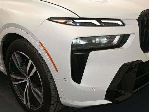 Used 2023 BMW X7 xDrive40i w/ Executive Package image 15