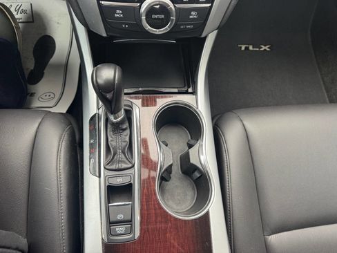 Used 2017 Acura TLX image 13