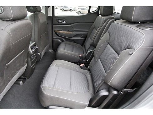 Used 2023 GMC Acadia SLE w/ Driver Convenience Package image 7