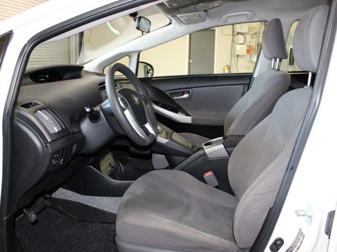 Used 2015 Toyota Prius Two FWD image 9