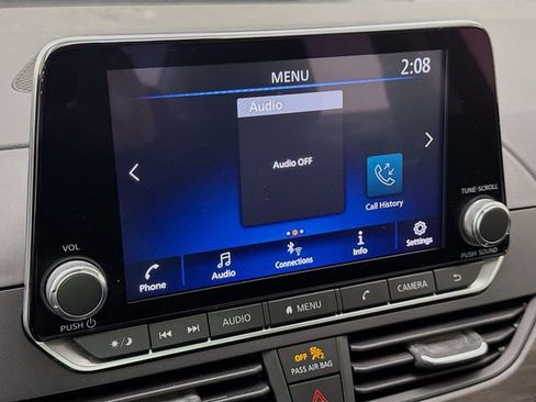 Used 2024 Nissan Altima 2.5 SV image 14