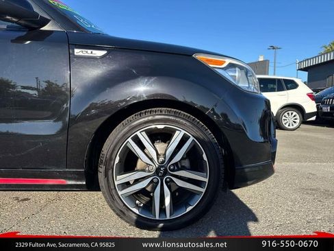 Used 2015 Kia Soul + FWD image 10