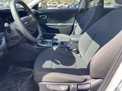 New 2026 Kia K4 LXS FWD image 13