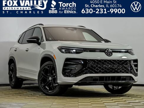 Used 2025 Volkswagen Tiguan SE R-Line AWD/4WD image 1