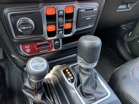Used 2023 Jeep Gladiator Mojave w/ Cold Weather Group AWD/4WD image 14