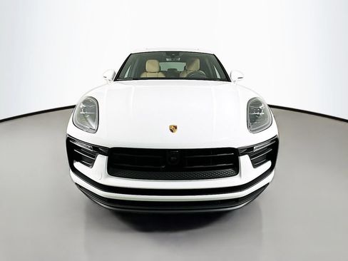 Certified 2026 Porsche Macan AWD/4WD image 6