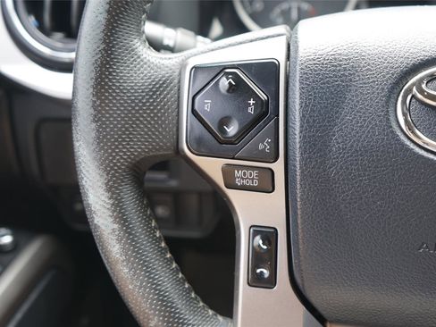 Used 2018 Toyota Tacoma Limited AWD/4WD image 18