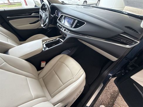 Certified 2023 Buick Enclave Essence image 28