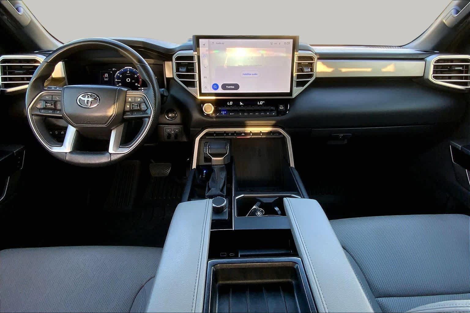 Used 2025 Toyota Tundra Limited AWD/4WD image 15