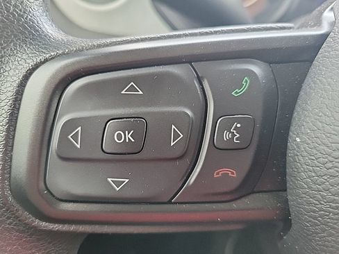 Used 2024 Jeep Gladiator Sport AWD/4WD image 16