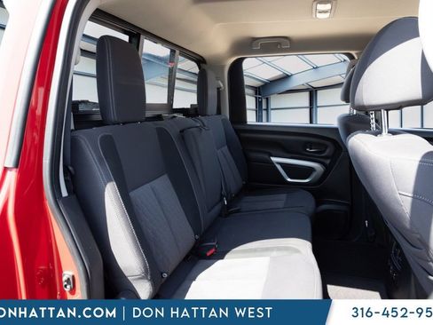 Used 2021 Nissan Titan SV w/ SV Convenience Package AWD/4WD image 17