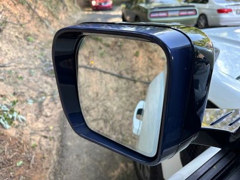 Used 2020 Land Rover Defender 110 SE image 16