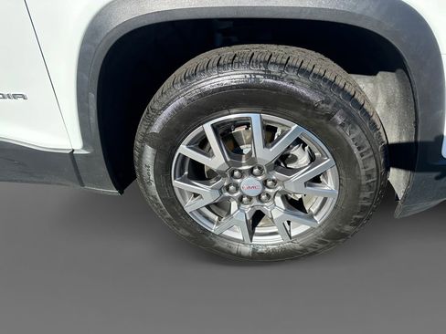 Used 2022 GMC Acadia SLT w/ Technology Package image 16