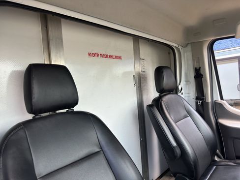 Used 2022 Ford Transit 350 DRW RWD image 14