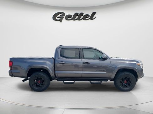 Used 2022 Toyota Tacoma SR5 w/ Technology Package RWD image 4