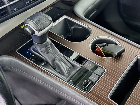 Certified 2021 Toyota Sienna XLE w/ XLE Plus Package FWD image 17