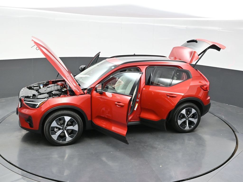 Used 2024 Volvo XC40 B5 Plus w/ Climate Package AWD/4WD image 43