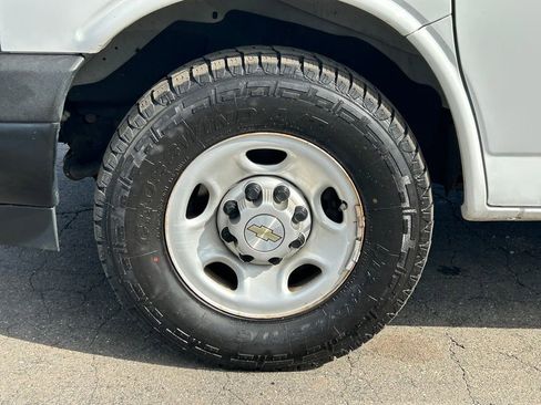 Used 2021 Chevrolet Express 2500 w/ Driver Convenience Package RWD image 10