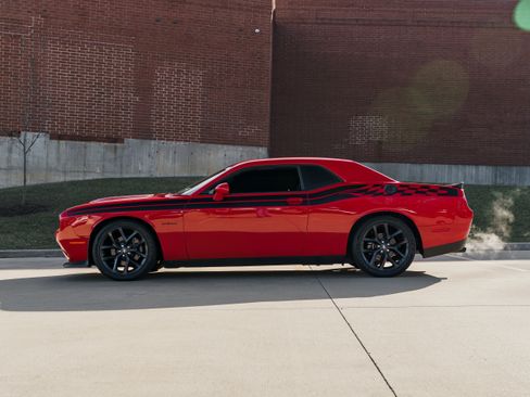 Used 2022 Dodge Challenger R/T w/ Blacktop Package image 6