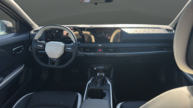 New 2026 Kia K4 EX FWD image 11