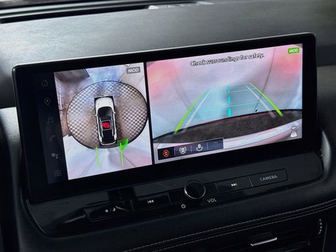 Used 2024 Nissan Rogue SL w/ SL Premium Package image 3