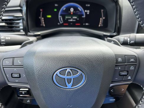 New 2026 Toyota Camry Hybrid FWD image 27