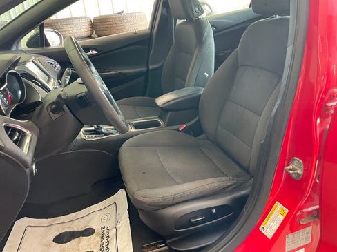Used 2018 Chevrolet Cruze LT FWD image 16