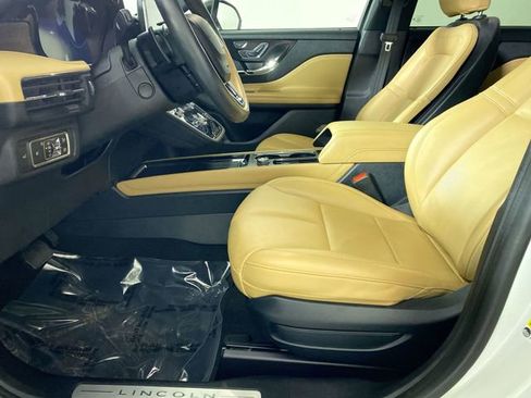 Used 2021 Lincoln Corsair Reserve w/ Equipment Group 201A image 4