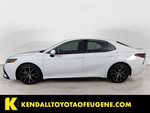 Certified 2023 Toyota Camry SE image 2