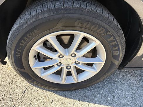 Used 2016 Dodge Grand Caravan SXT image 15