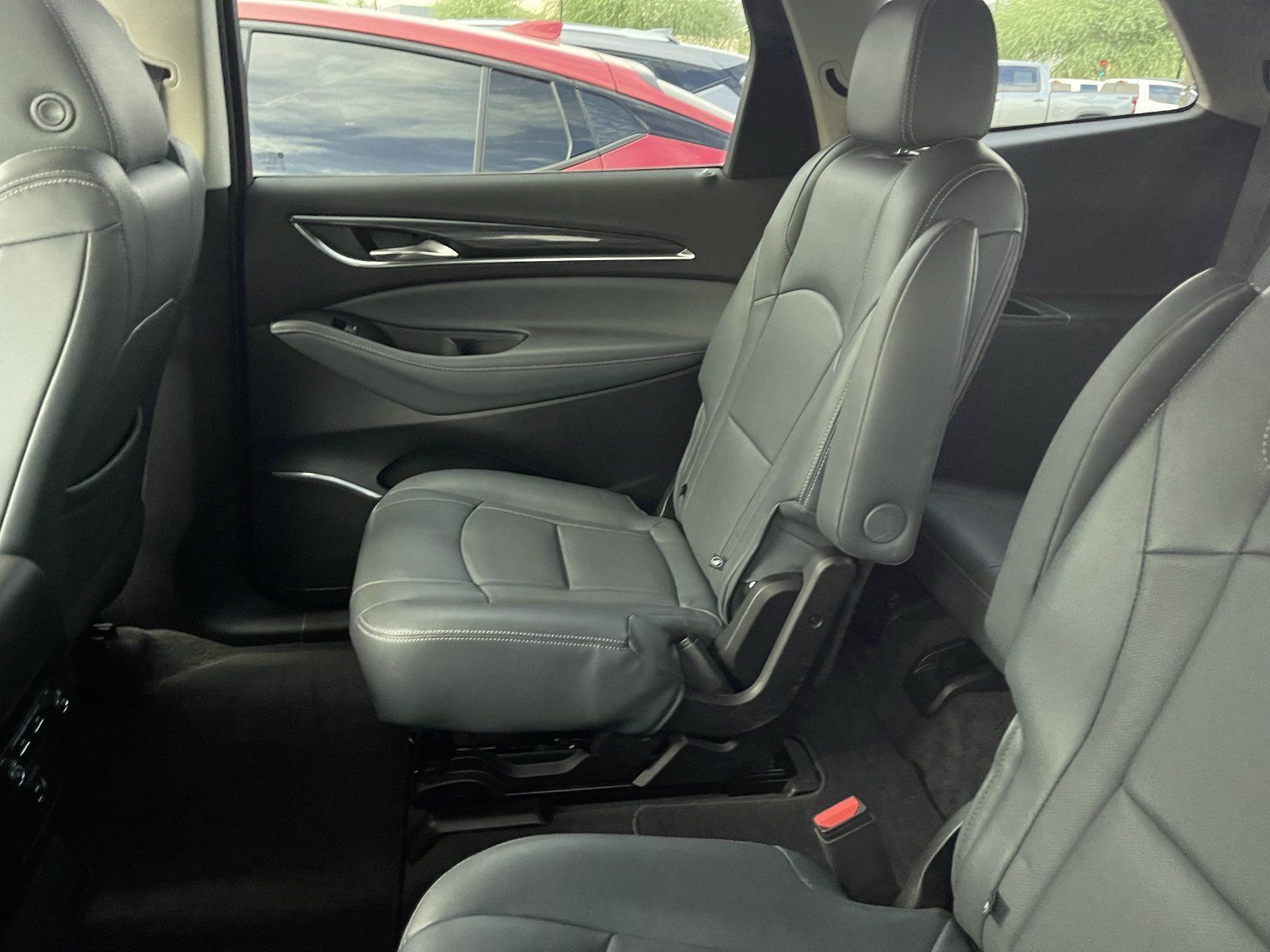 Used 2019 Buick Enclave Essence FWD image 8