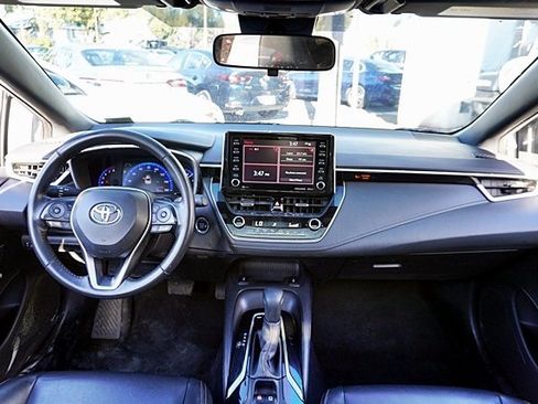 Used 2022 Toyota Corolla XSE image 18