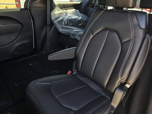 New 2026 Chrysler Voyager LX FWD image 12