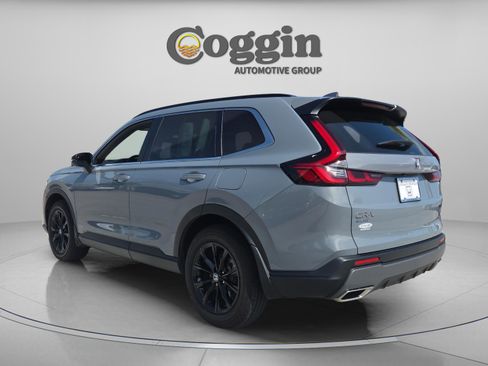 Used 2025 Honda CR-V Sport image 3