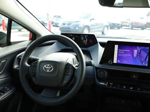 Used 2024 Toyota Prius XLE AWD/4WD image 33