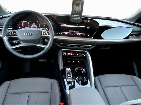 Used 2025 Audi Q5 Premium w/ Convenience Package AWD/4WD image 5