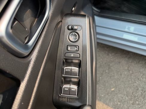 Used 2022 Honda Civic Touring image 13
