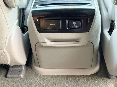 Used 2016 Toyota Sienna XLE Premium AWD/4WD image 28