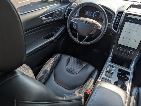 Used 2024 Ford Edge Titanium AWD/4WD image 9